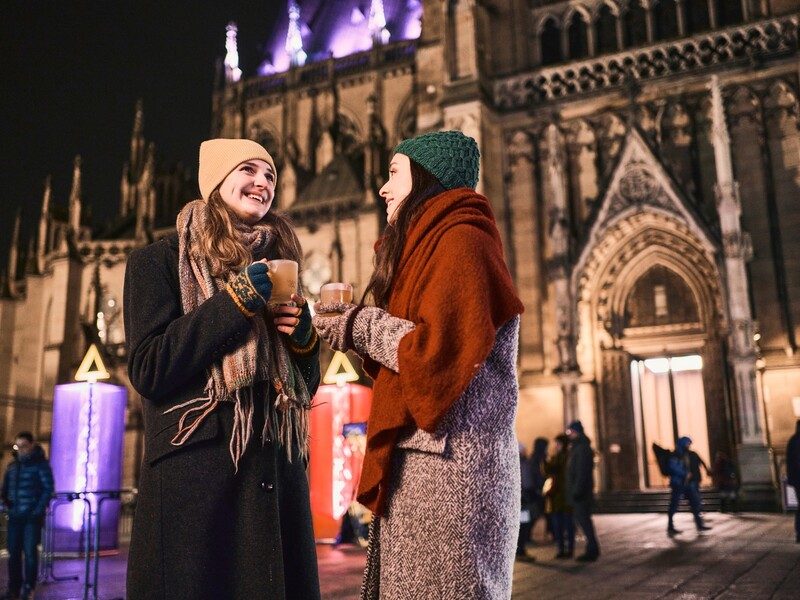 Linzer Kerzenziehen bei Advent am Dom