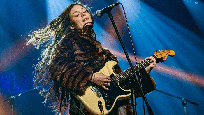 Tuesday – The Bluesday: Élise Frank