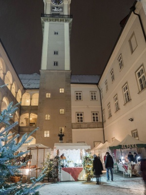 Creativ-Weihnachtsmarkt im Linzer Landhaus