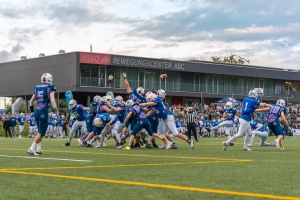 Friday Night Lights: JKU Astros vs. Med Uni Serpents