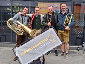 Live-Musik am Domplatz: eiweiniausweini