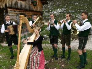 Live-Musik am Domplatz: Tambergmusi