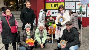 16 Tage gegen Gewalt gegen Frauen: Verteilaktion in Auwiesen