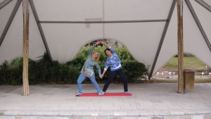 Yoga unter Palmen – Yoga zu zweit