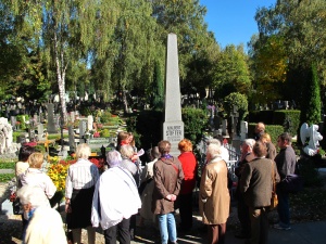 Natur trifft Erinnerung: Der St. Barbara Friedhof als grüner Friedhof