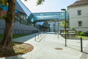 Kurzführungen: Die Oberösterreicherin. Dirndl.Kleid