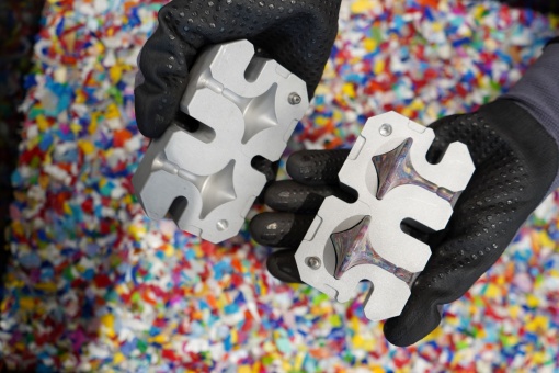 PLASTIC GARAGE Make & Meet