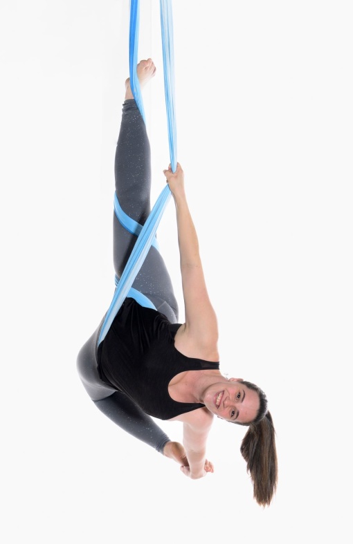 Aerial Silk/Sling Beginner-Kurs für Erwachsene (Luftakrobatik, Vertikaltuchakrobatik)